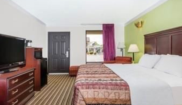 Days Inn by Wyndham Oneonta AL - Oneonta, AL