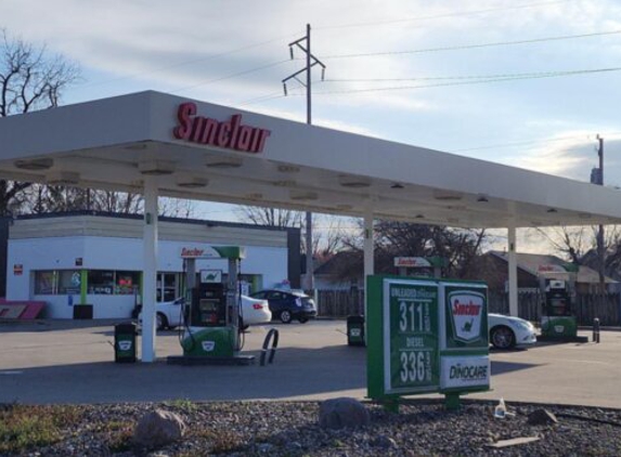 Sinclair Gas Station - West Des Moines, IA