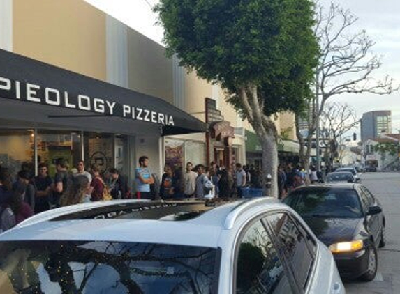 Pieology Pizzeria - Los Angeles, CA