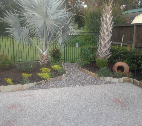 Helms Landscape And Artificial Turf - Highlands, TX