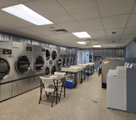 Top Laundry - Waterford Township, MI. Plenty of new dryers!