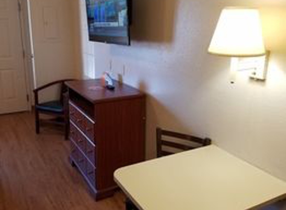 InTown Suites - Corpus Christi, TX