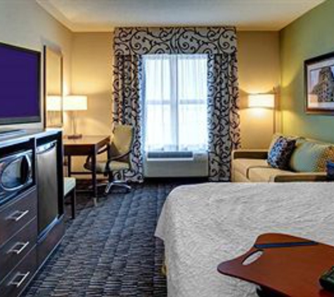 Hampton Inn & Suites Baton Rouge Downtown - Baton Rouge, LA