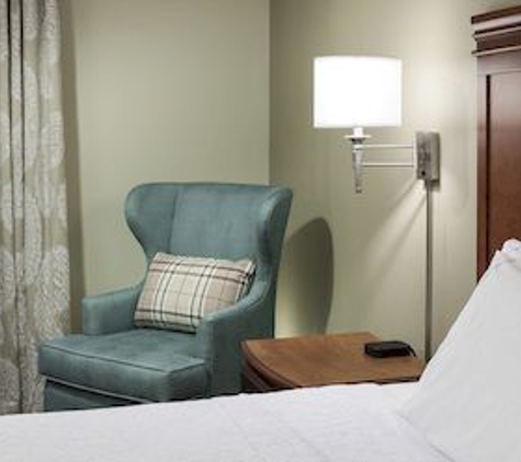 Hampton Inn & Suites Davenport - Davenport, IA