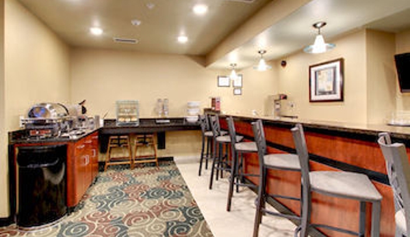 Cobblestone Inn & Suites - Waverly, IA - Waverly, IA