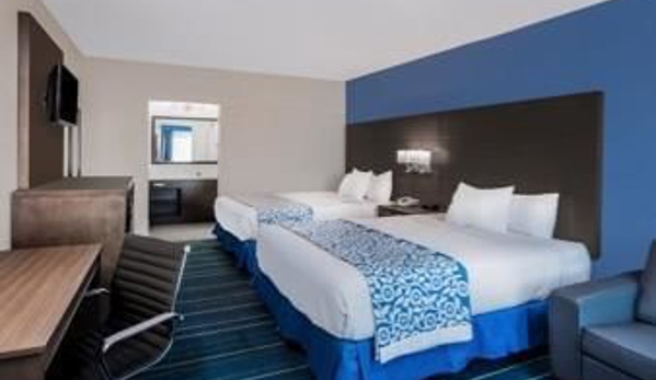 Days Inn & Suites by Wyndham Anaheim At Disneyland Park - Anaheim, CA