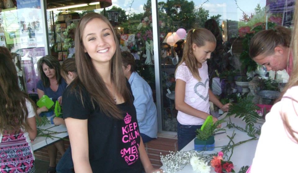 Touch of Love Florist & Weddings - Canon City, CO