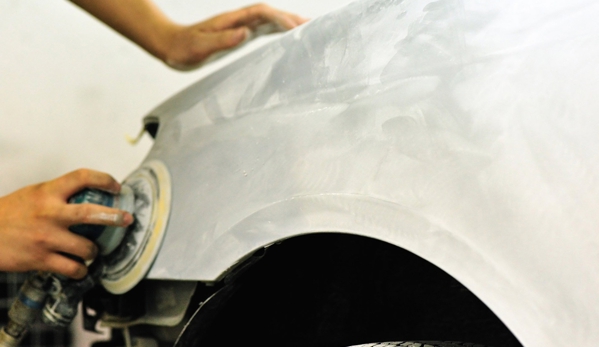 Batkin & Damme Smash Repairs - Wagga Wagga, NSW