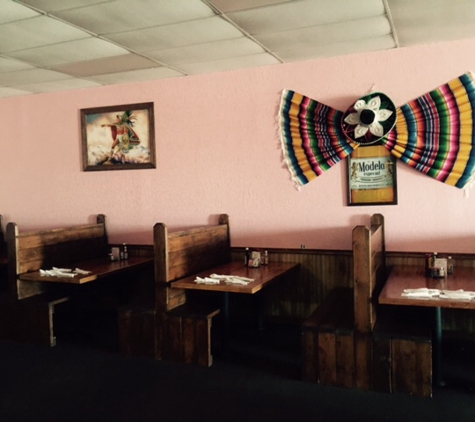 El Camino Real - Portland, IN. Decor Extraordinaire