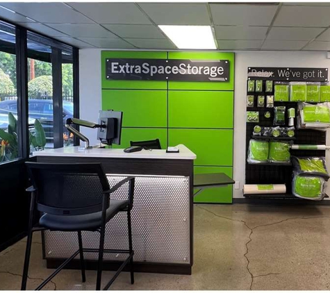 Extra Space Storage - Van Nuys, CA