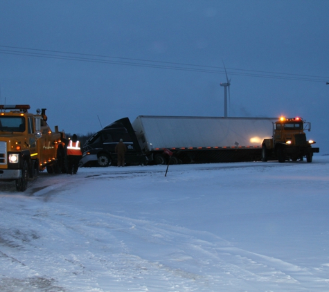 Chuck's Heavy & Light Towing