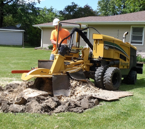 A1 Stump Grinding Service LLC - Knoxville, IL