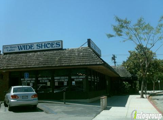 Chic Wide Shoes - Tarzana, CA