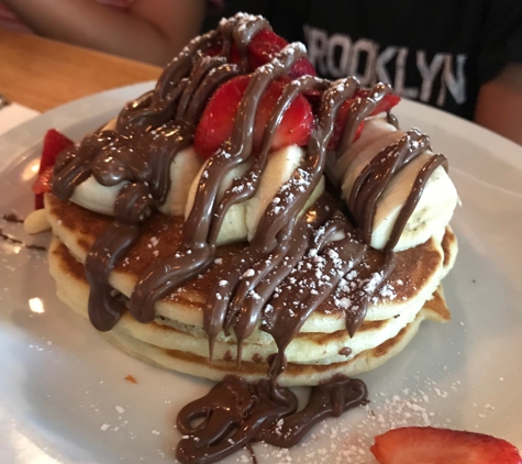 Brownstone Pancake Factory - Edgewater, NJ