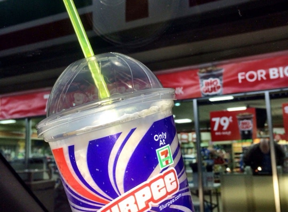 7-Eleven - Saint Clair Shores, MI