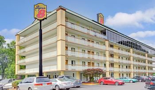 Super 8 by Wyndham Memphis/Dwtn/Graceland Area - Memphis, TN