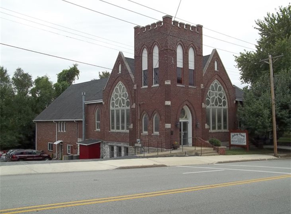 Narrow Road Community Church - Alton, IL