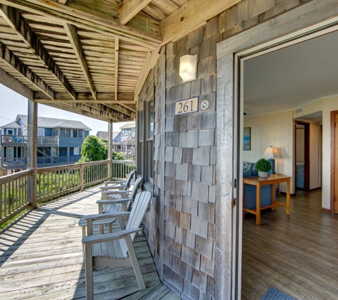 Lighthouse View Oceanfront Lodging - Buxton, NC