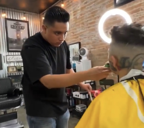 Los Barbers - Azusa, CA. Barber Guillermo