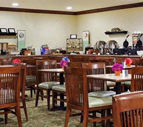 Country Inns & Suites - Marion, IL