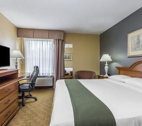 Days Inn by Wyndham Selma - Selma, NC