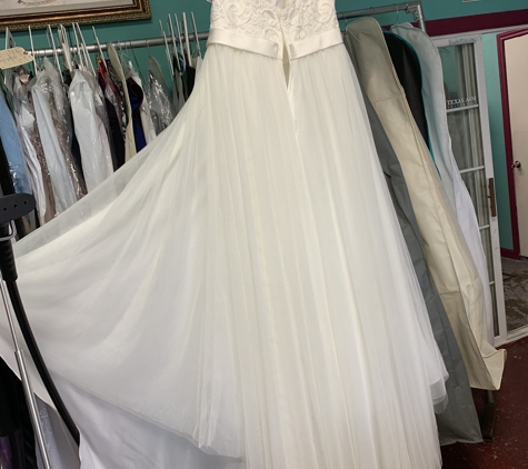 CAROLINA'S ALTERATIONS - Bryan, TX