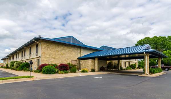 Quality Inn & Suites - Winfield, KS