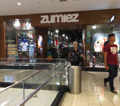 Zumiez - Glendale, CA. Zumiez galleria