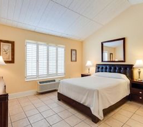 Naples Park Central Hotel - Naples, FL