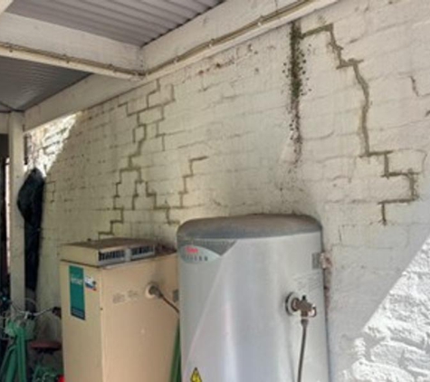 BARRASONS GROUP PTY. LTD. - Lake Wendouree, VIC. Cracking in my house