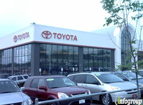 Jay Wolfe Toyota of West County - Ballwin, MO