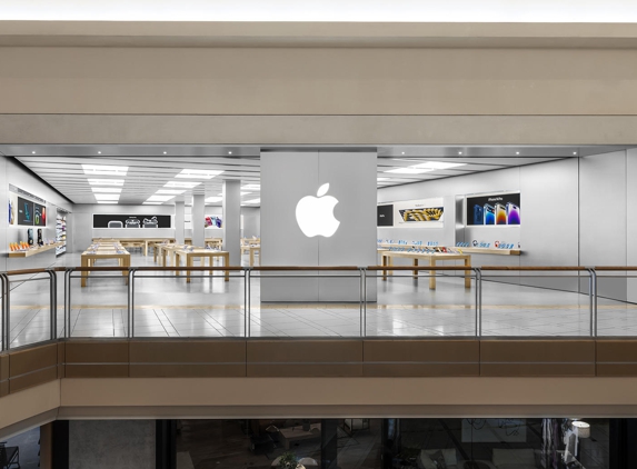 Apple Store - Tampa, FL