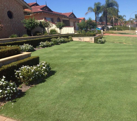 Simon's AAA Lawn Mowing - Thornlie, WA