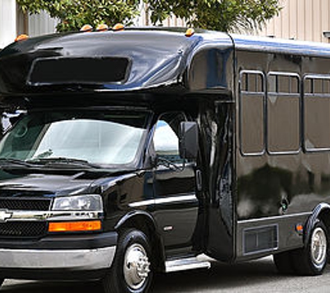 Churchill III Limousine Inc - Milwaukee, WI