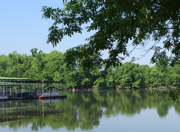 Shady Cove Campground & Marina - Castalian Springs, TN. Marina and boat dock