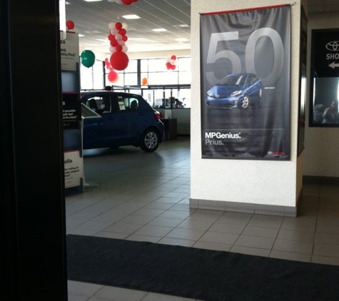 Galaxy Toyota - Eatontown, NJ