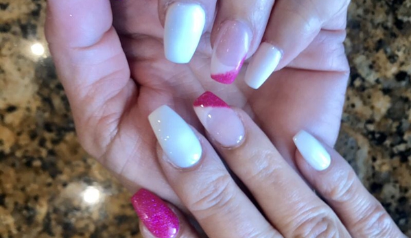 Deluxe Nail Salon - Dallas, TX