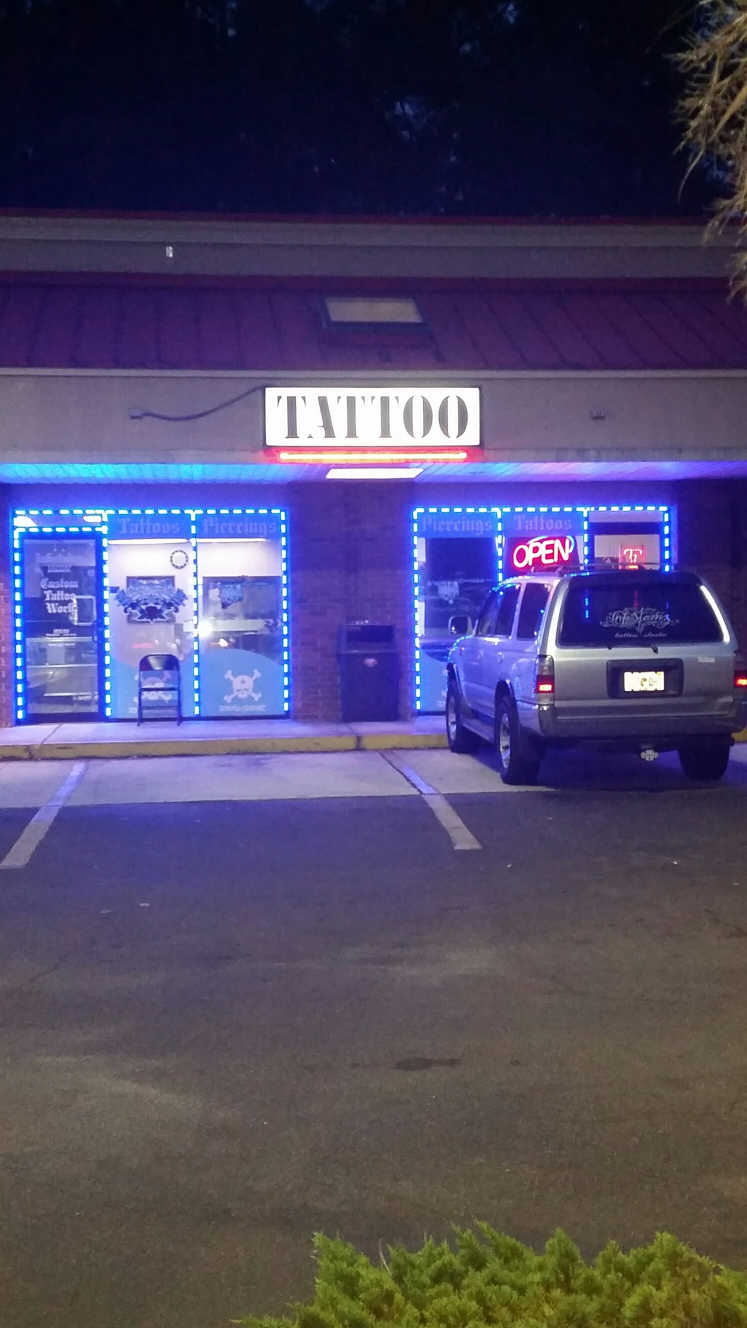 InkStainz Tattoo Studios & body piercings 6003 Roosevelt Blvd