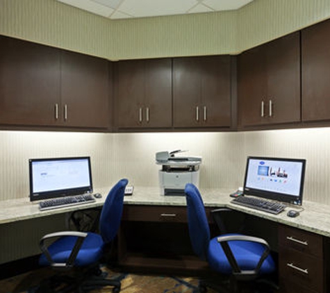 Hampton Inn & Suites Denver/Airport-Gateway Park - Denver, CO