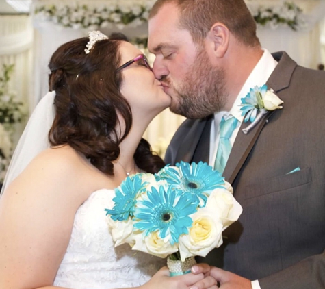 Blooming vines floral design - Lincoln park, MI. Nicky did all my flowers. They were beautiful!