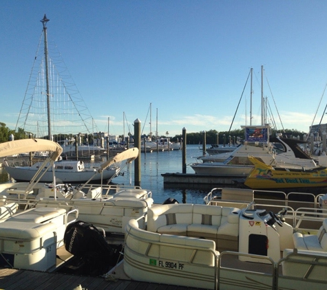 Salty Sams Marina - Fort Myers Beach, FL