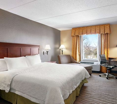 Hampton Inn & Suites Poughkeepsie - Poughkeepsie, NY