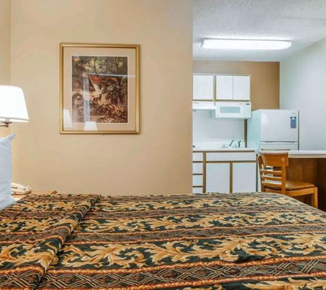 Suburban Extended Stay - Albuquerque, NM