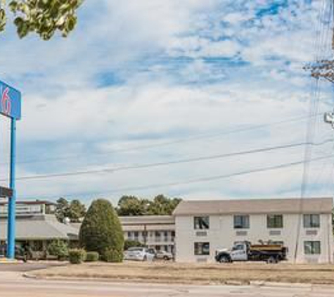 Motel 6 - Texarkana, AR