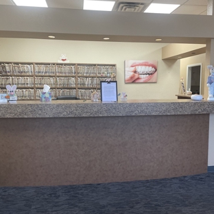 Desert Sage Family Dental - Phoenix, AZ. Reception center at Phoenix dentist Desert Sage Family Dental