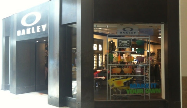 Oakley Store - Orlando, FL