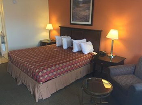 Econo Lodge - Santee, SC