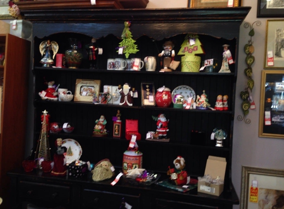 Top Drawer Consignments - Orlando, FL