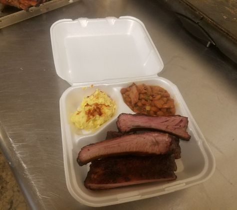 R. L. Harris BBQ - Ennis, TX