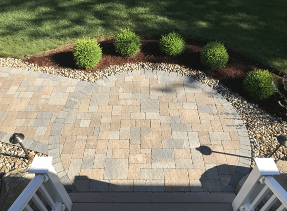 Robinson's Landscaping LLC - Tolland, CT